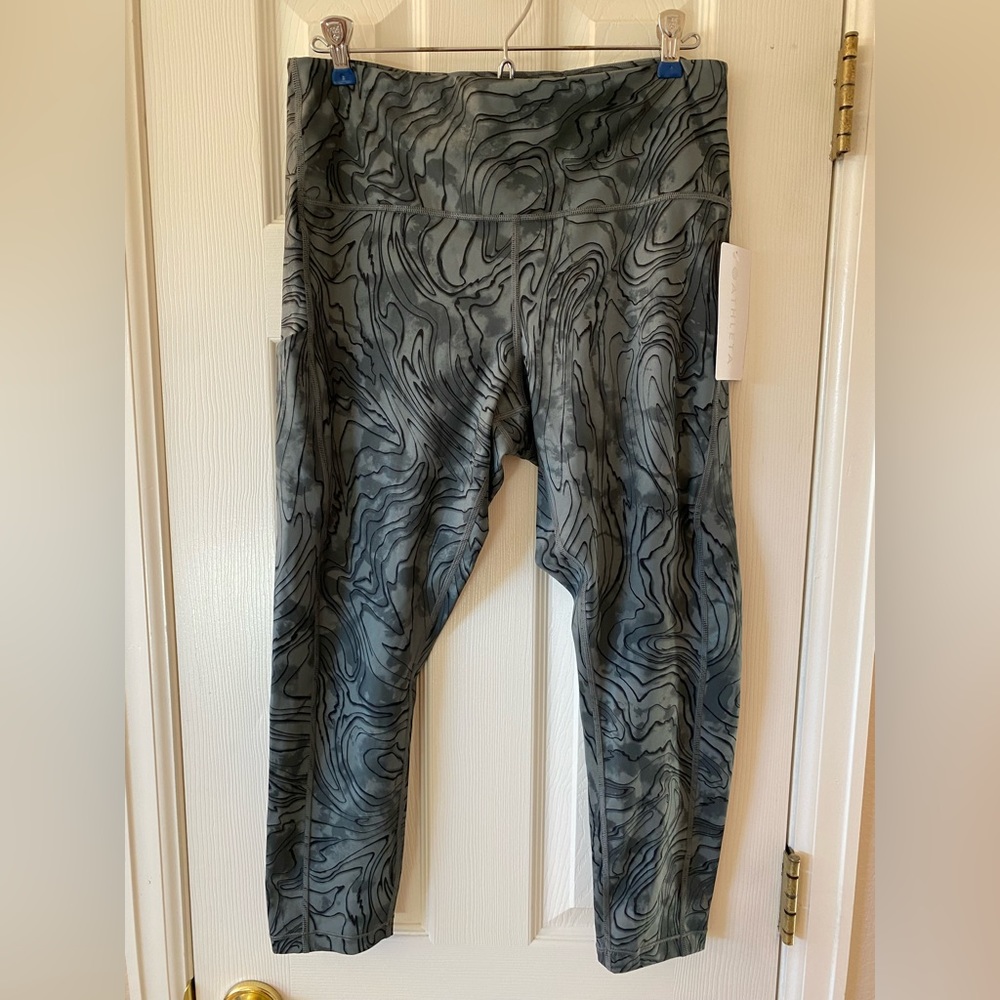 Athleta NWT Plus Size 1x Ultimate Stash Pocket Gray  7/8 Leggings